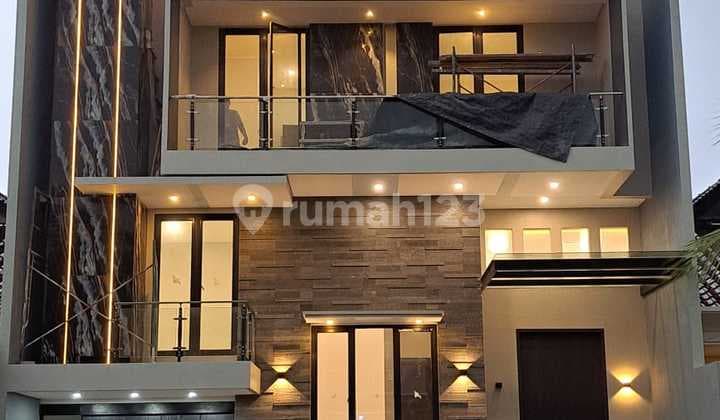 For Sale Modern Minimalist Citraland Fullerton 2.5-Story House