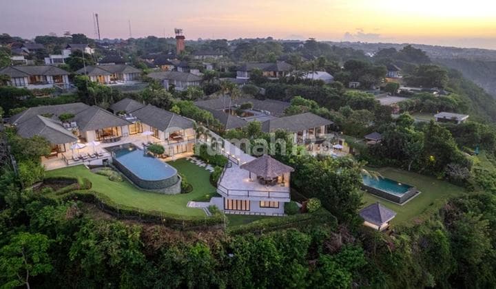 Vila Mewah Tepi Tebing Pandawa Nusa Dua 5 Kamar Tidur