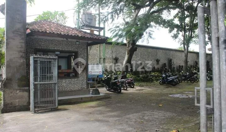 Prime Location Land with Bonus Warehouse at Abian Base