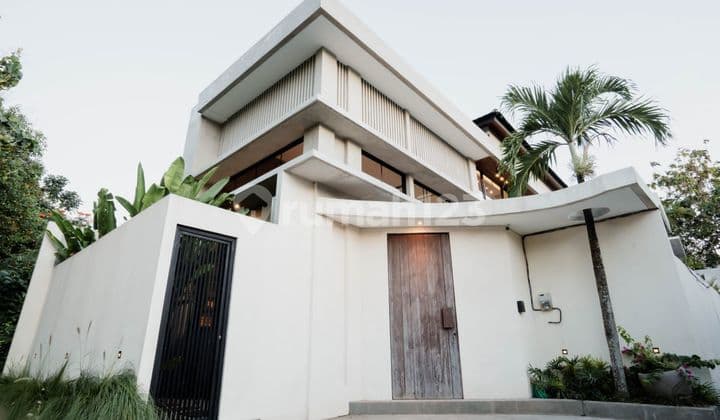 Vila Baru Modern Minimalis Dekat Pantai Suluban Bali