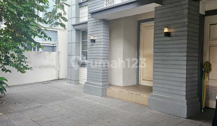 Rumah Bagus Lokasi Strategis di Komplek Perumahan Kota Wisata Cibubur