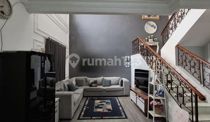 Rumah 2 Lantai Bagus Cluster Tengah di Perumahan Kota Wisata Cibubur