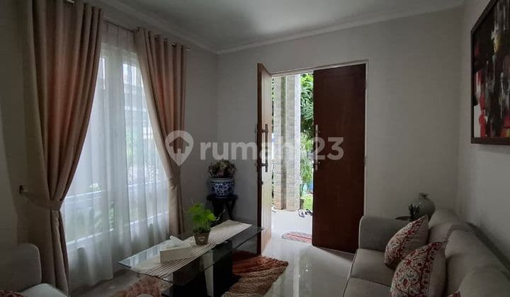 Rumah Bagus Rapi Siap Huni di Dalam Cluster Kota Wisata Cibubur