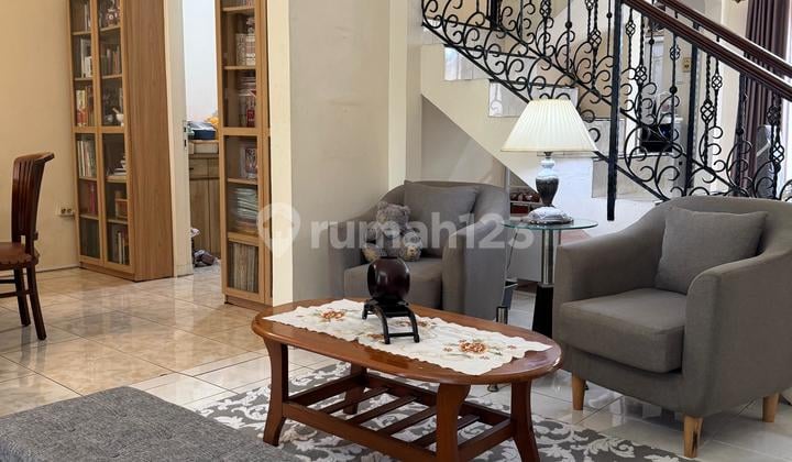 Rumah Depan Taman Bagus Siap Huni di Kota Wisata Cibubur