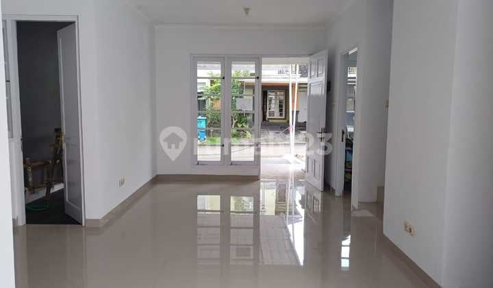 Rumah 2 Lantai Sudah Renovasi Siap Huni Dalam Cluster Kota Wisata