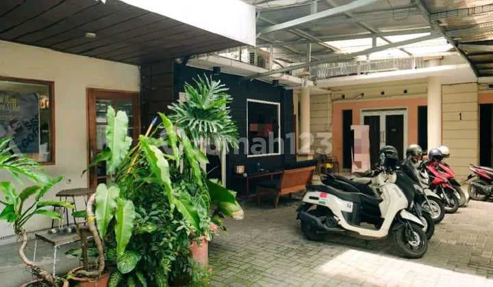 Rumah Terawat dan Tempat Usaha Strategis di Area Cihapit Bandung