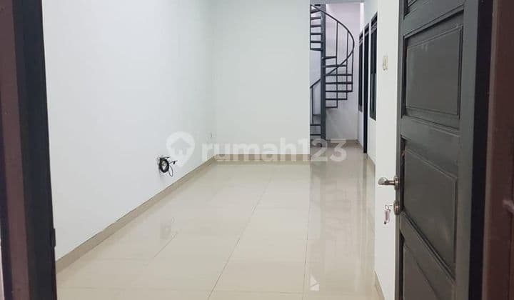 Rumah Minimalis Nyaman Siap Huni di Singgasana Pradana