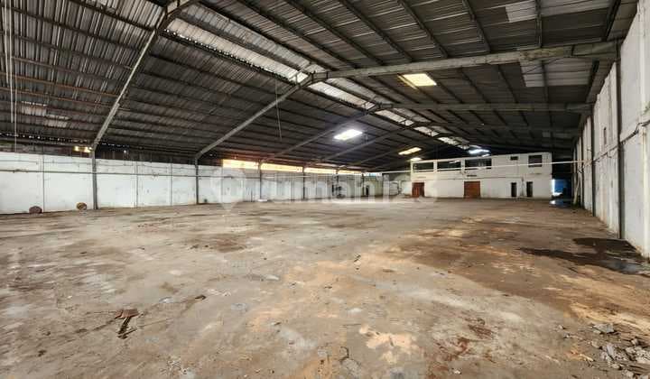 Large Warehouse Factory Ready for Strategic Use in Majalaya