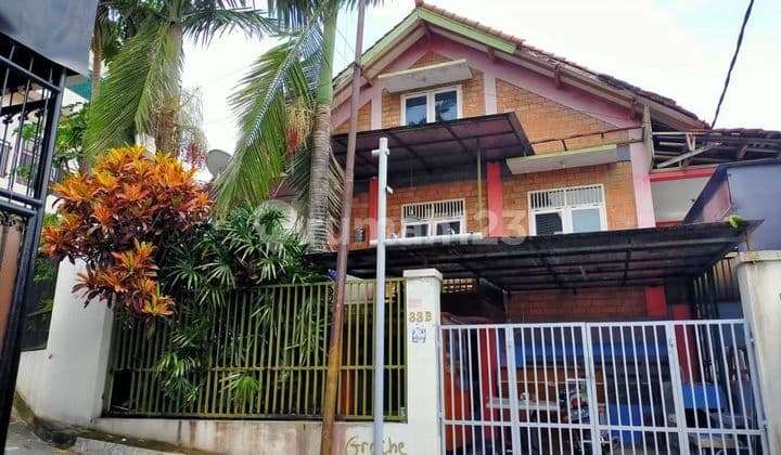 2-Storey House on Tubagus Ismail Hook with Certificate of Ownership