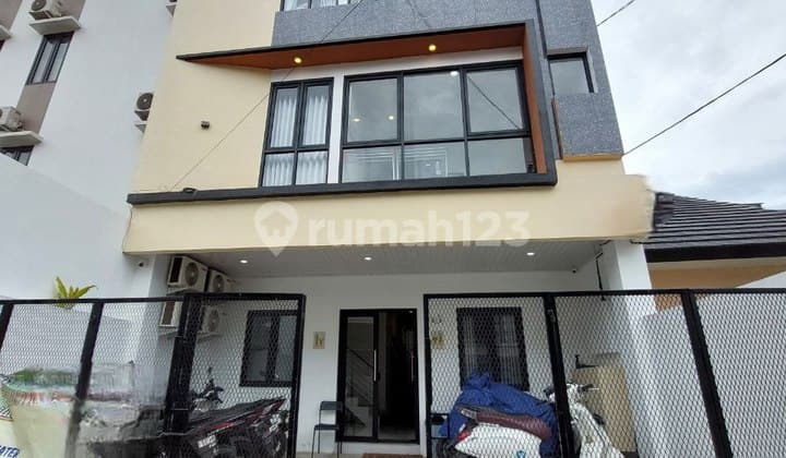 3-Story Boarding House in Puri Jatinangor, Always Well-Maintained and Fully Occupied