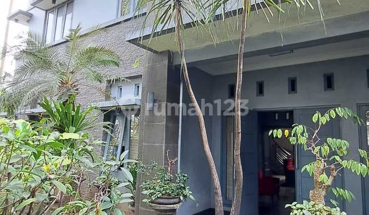 Rumah Besar Murah Pusat Kota di Turangga Dekat Buah Batu Bandung