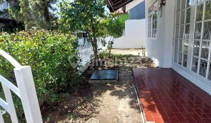 Rumah asri terawat dalam komplek Arcamanik Bandung