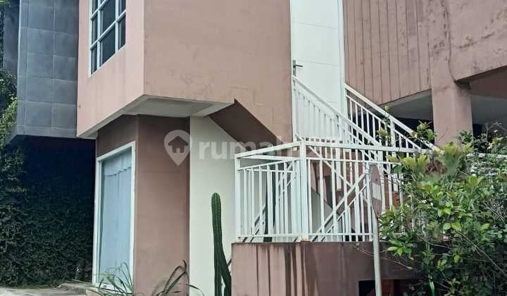 1.5-Story House in Bumi Sariwangi Cluster Near Setraduta and Cimahi