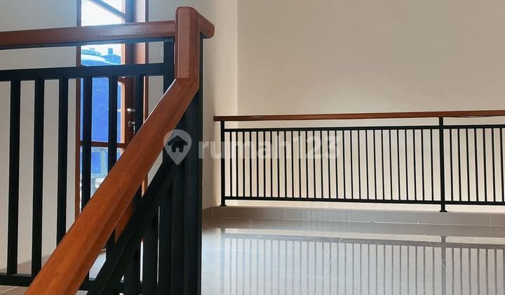 Rumah 2 Lt Baru Minimalis Modern Dekat Bkr Dan Moch Ramdan