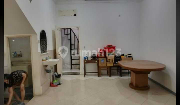 Rumah Siap Huni di Metro Permata Jakarta Barat. Stengah Tusa. Bentuk Ngantong.