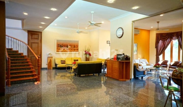 Rumah Mewah di Pantai Mutiata, Jakarta Utara . Uk23x23 M