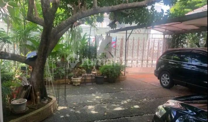 House in Radio Dalam Complex