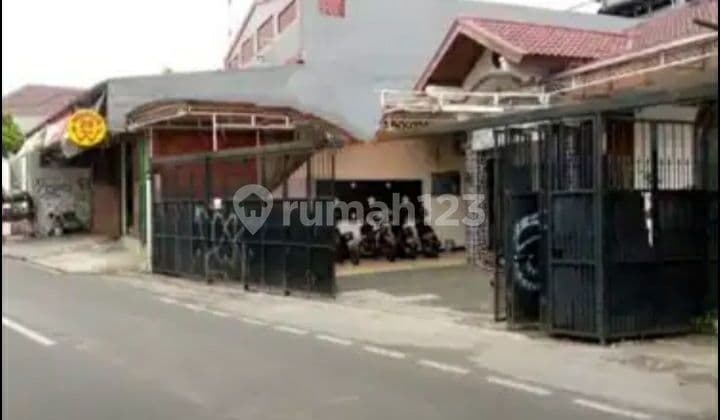 Rumah Pinggir Jln Raya Kemanggisan