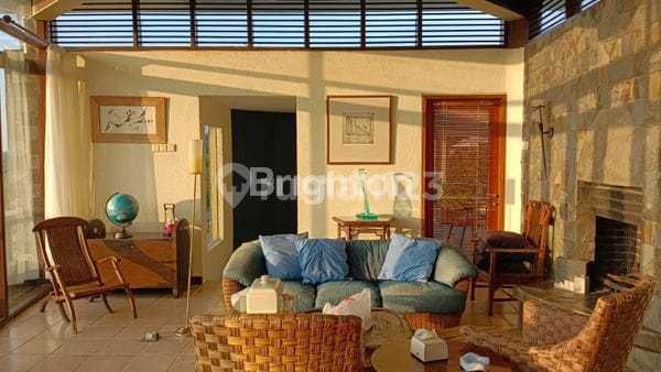 Villa ada kolam renang di batu Malang