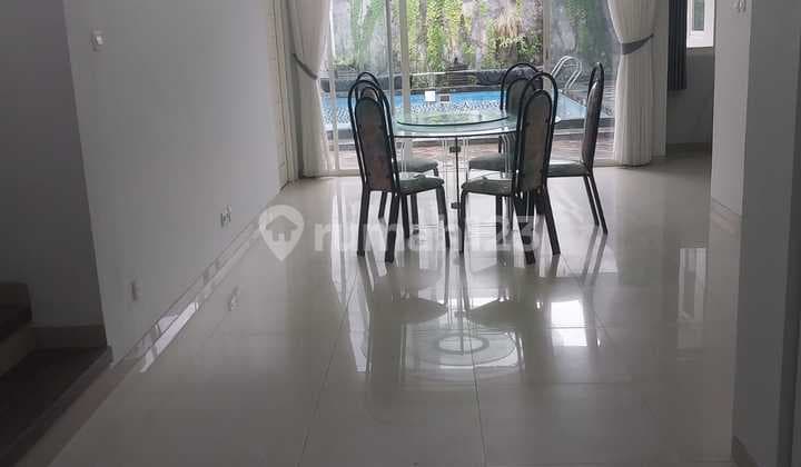 Disewakan Rumah Bagus Semi Furnished Ada kolam Renang Dekat Machung Wesley UB DiengVilla Puncak Tidar, Malang