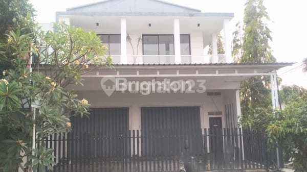 Commercial Space for Rent in the City Center of Malang, Also Suitable for Warehouses or Business Use.