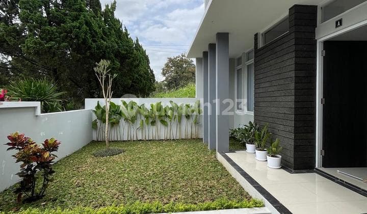 Dijual Rumah Modern Minimalis di Setra Duta