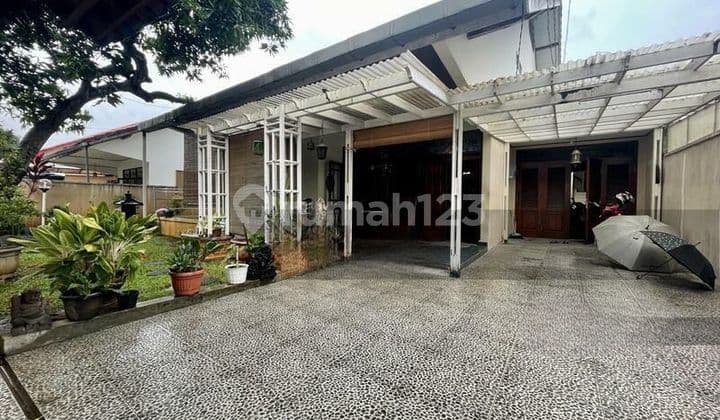 Rumah 2 Lantai Bagus Furnished SHM di Jl Indojati Tanah Kusir, Jakarta Selatan , Jakarta Selatan