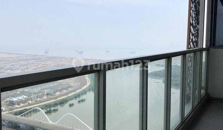 Apartement Gold Coast 3 BR Unfurnished Bagus