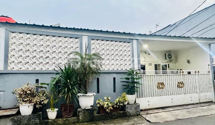 Untung! Beli Rumah Siap Huni Bonus Kontrakan 2Pintu di Pulogebang