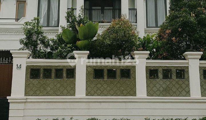 RUMAH CLASSIC MEWAH 2 LT DI LUBANG BUAYA CIPAYUNG JAKARTA TIMUR