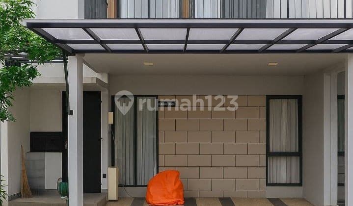 JUAL CEPAT Rumah Semi Furnish 2 Lt di JGC Cakung Jakarta Timur
