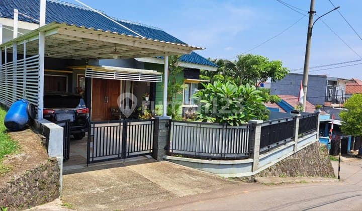 JUAL RUMAH MEWAH & LUAS POSISI HOOK DI JL TABRONIH CILODONG DEPOK