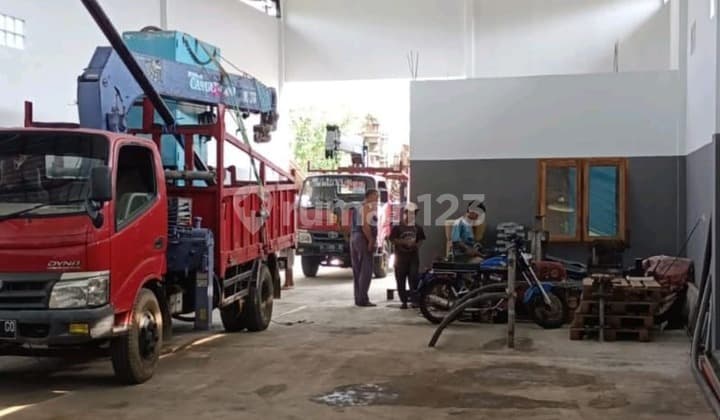 Good Warehouse Ready for Business with Office in Kaliwungu