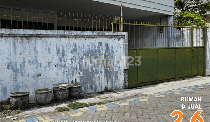Rumah Butuh Renovasi SHM di Gersikan, Surabaya