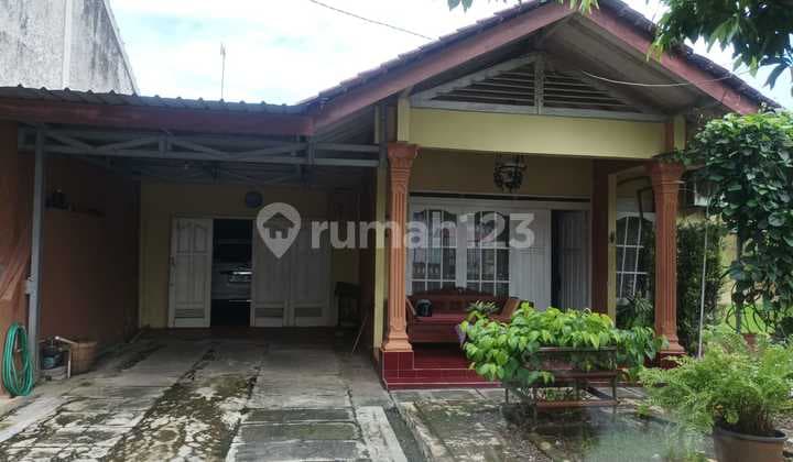For Sale: House with Pavilion in Karangpucung Area, Purwokerto