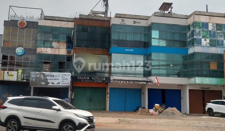 Ruko di Jalan Raya Serpong, Tangerang