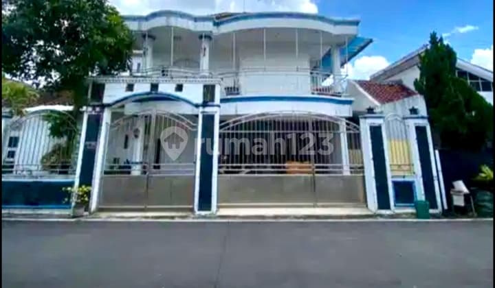 Rumah Modern Bagus Lingkungan Aman di Colomadu Solo