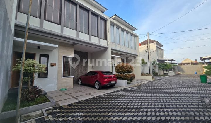 Rumah Bagus 2 Lantai Full Furnished di Cluster Elite Gentan Solo