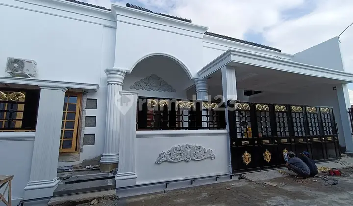 New Nice Fresh Large House on Gentan Raya, Solo