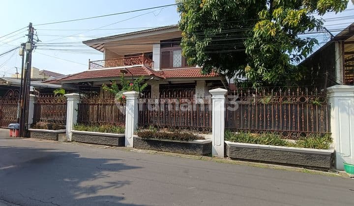 Rumah Mewah Bagus 2 Lantai Di Badran Laweyan Tengah Kota Solo