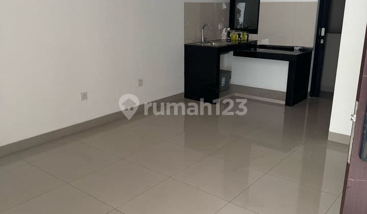 Green Royal Condo House Lt 1 Lt 5X10m2 Jakarta Barat