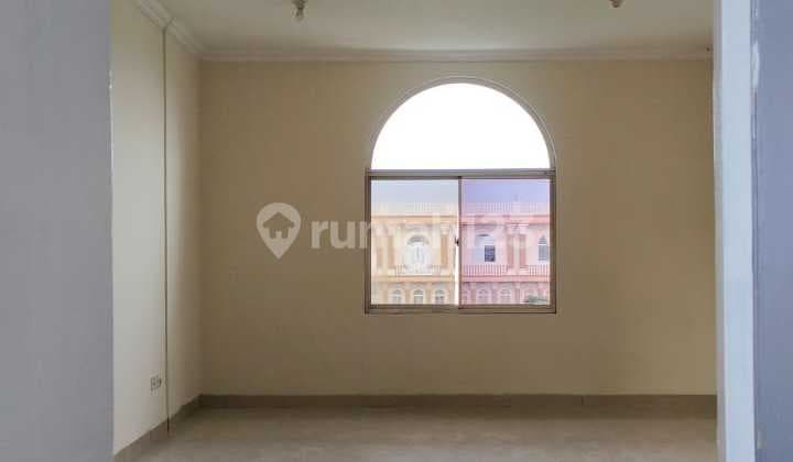 Ruko Sentra Niaga 3.5 Lantai Green Lake City Hadap Boulevard LT 4.5X15m2 Jakarta Barat