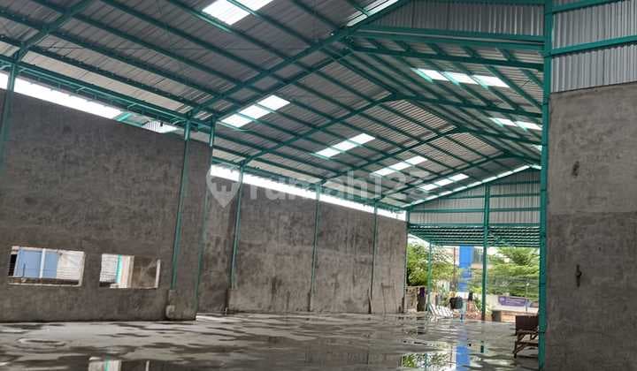 Gudang Strategis Ada Office Akses Kontainer Loading Dock LT 2000M2 Jakarta Barat