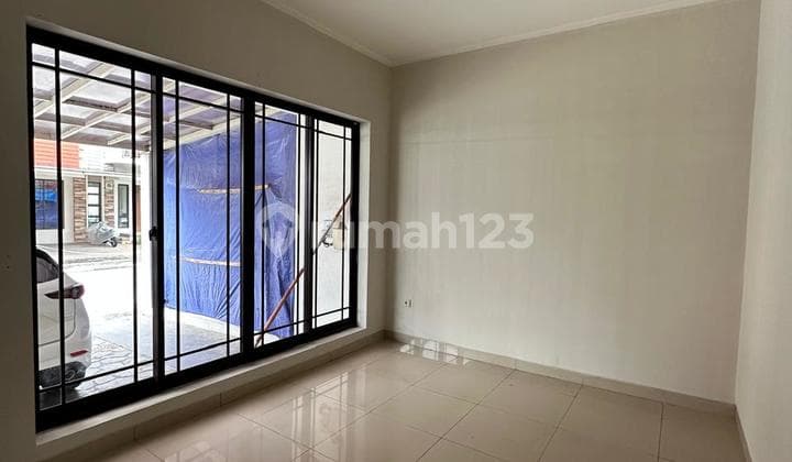 Rumah Green Lake City ******** 8X18m2 Jakarta Barat