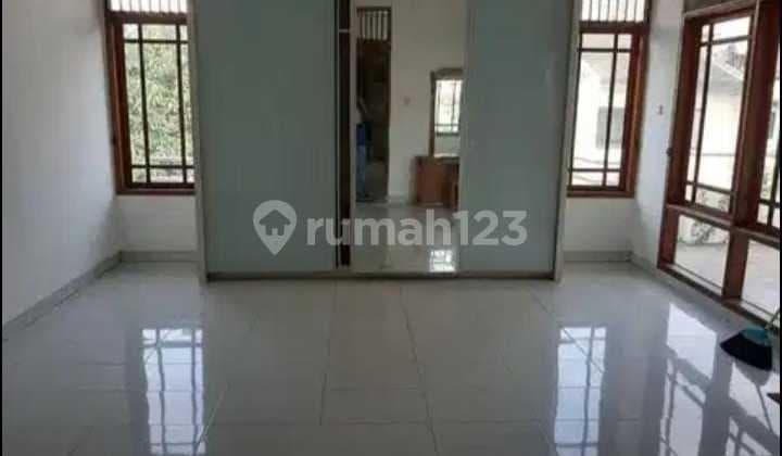 Rumah Intercon Kebon Jeruk Lt 200m2 Jakarta Barat