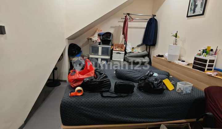 Rumah Cantik 3 Lantai Furnish LT 28M2 Jakarta Barat