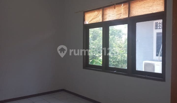 Rumah Rapi Bersih 2 Lantai Duri Kosambi LT 6X16m2 Jakarta Barat