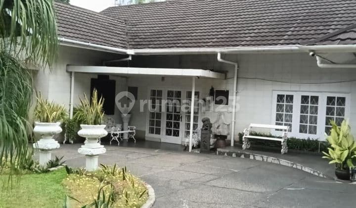 Dijual Rumah Lama Hitung Tanah Di Area Komersial Jln Pakubuwono