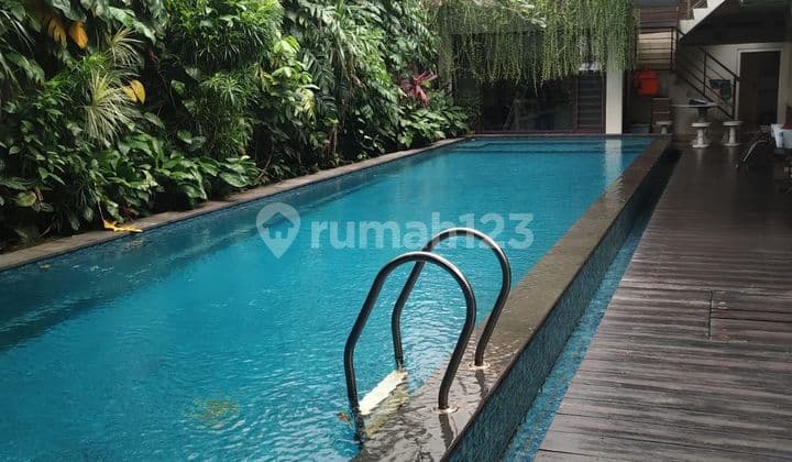 Dijual Rumah Bangunan Lama 2 Lantai Area Dekat Senayan Dan Senopati