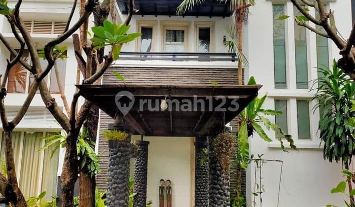 Rumah 2 Lantai Di Dalam Komplek Di Area Dekat Pejaten Vilage